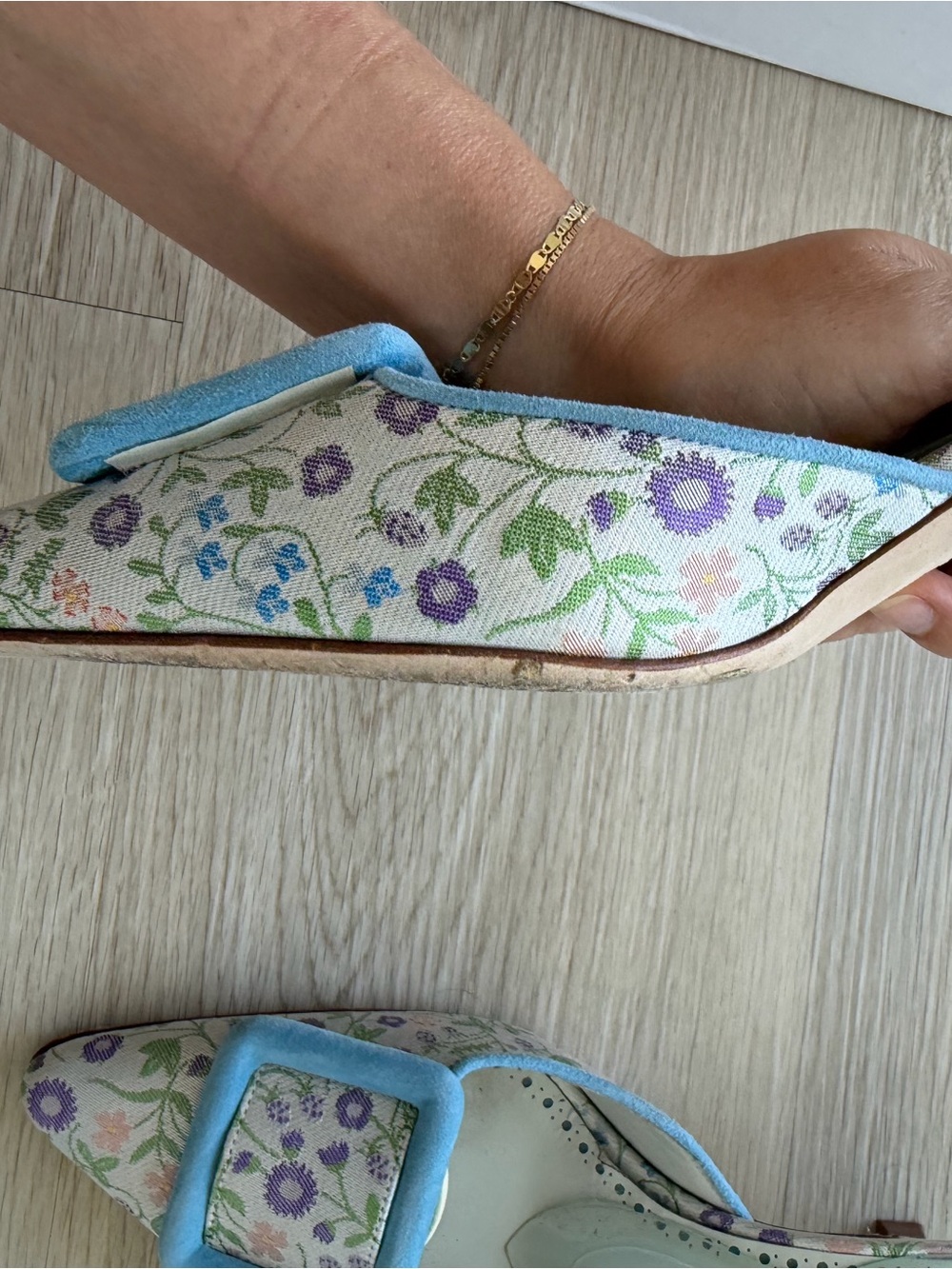 Manolo Blahnik Blue floral Maysale with buckle size 37 - Picture 5 of 13